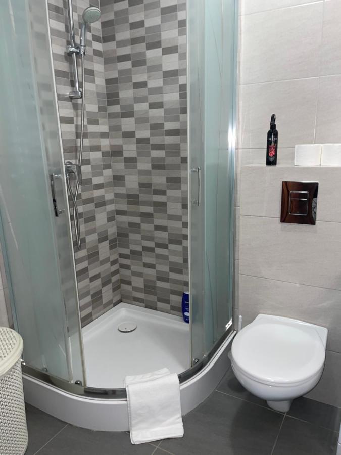 Komfortowe Studio 52 M2 W Centrum Grojca Grojec  Экстерьер фото